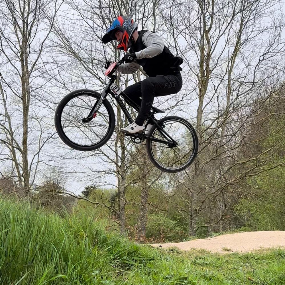 Holeshot BMX