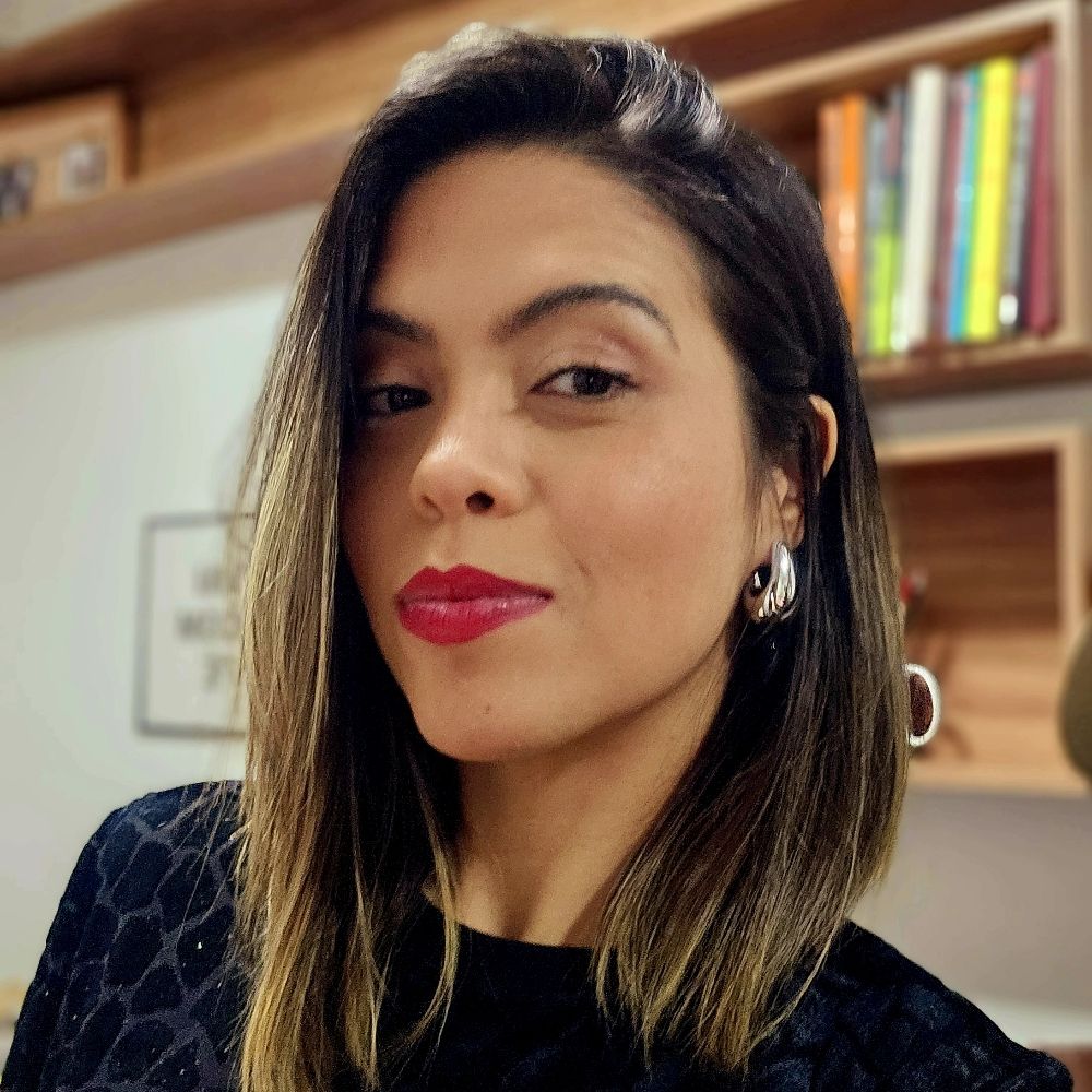 Carolina Tomaz