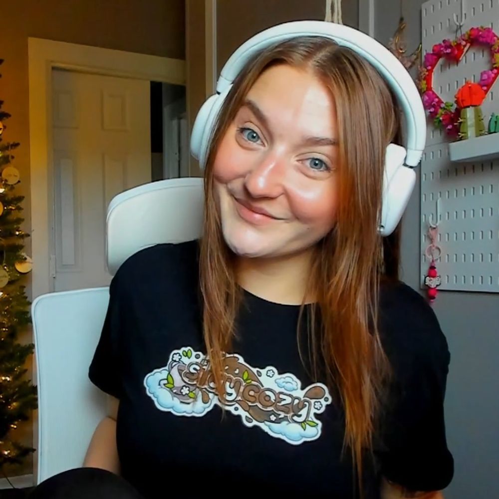 Emmii / Cozy Streamer 🤎