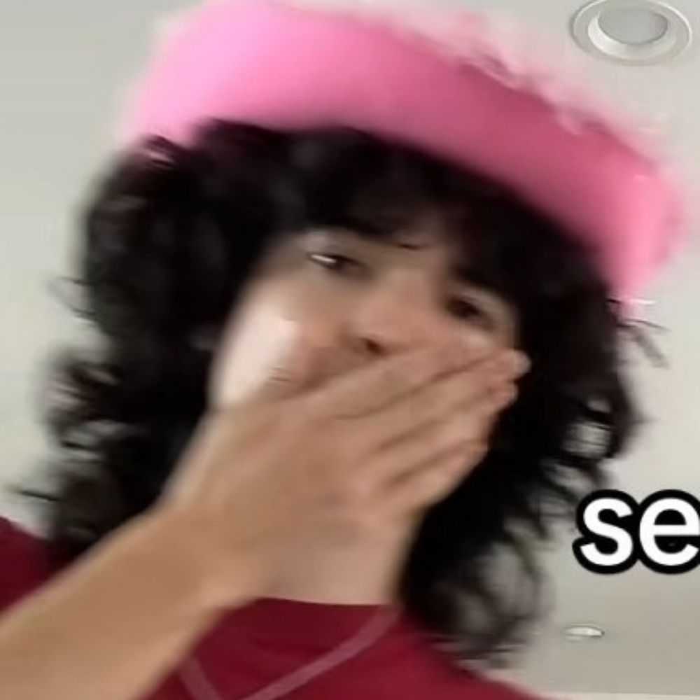 namorada do angelo