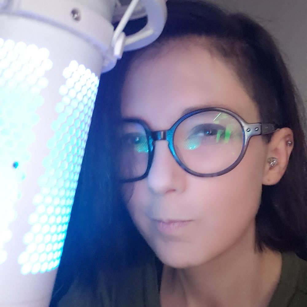 Wyrdreams Aka "Lizz" Aka WhoKnowzYo's lover