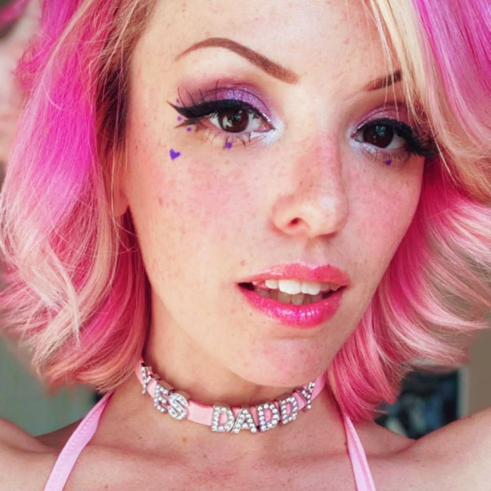 Zoe Riot 