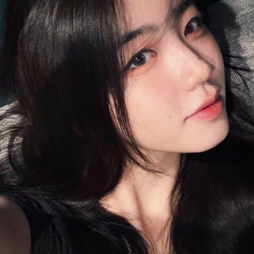izzy 🧛🏻‍♀️
