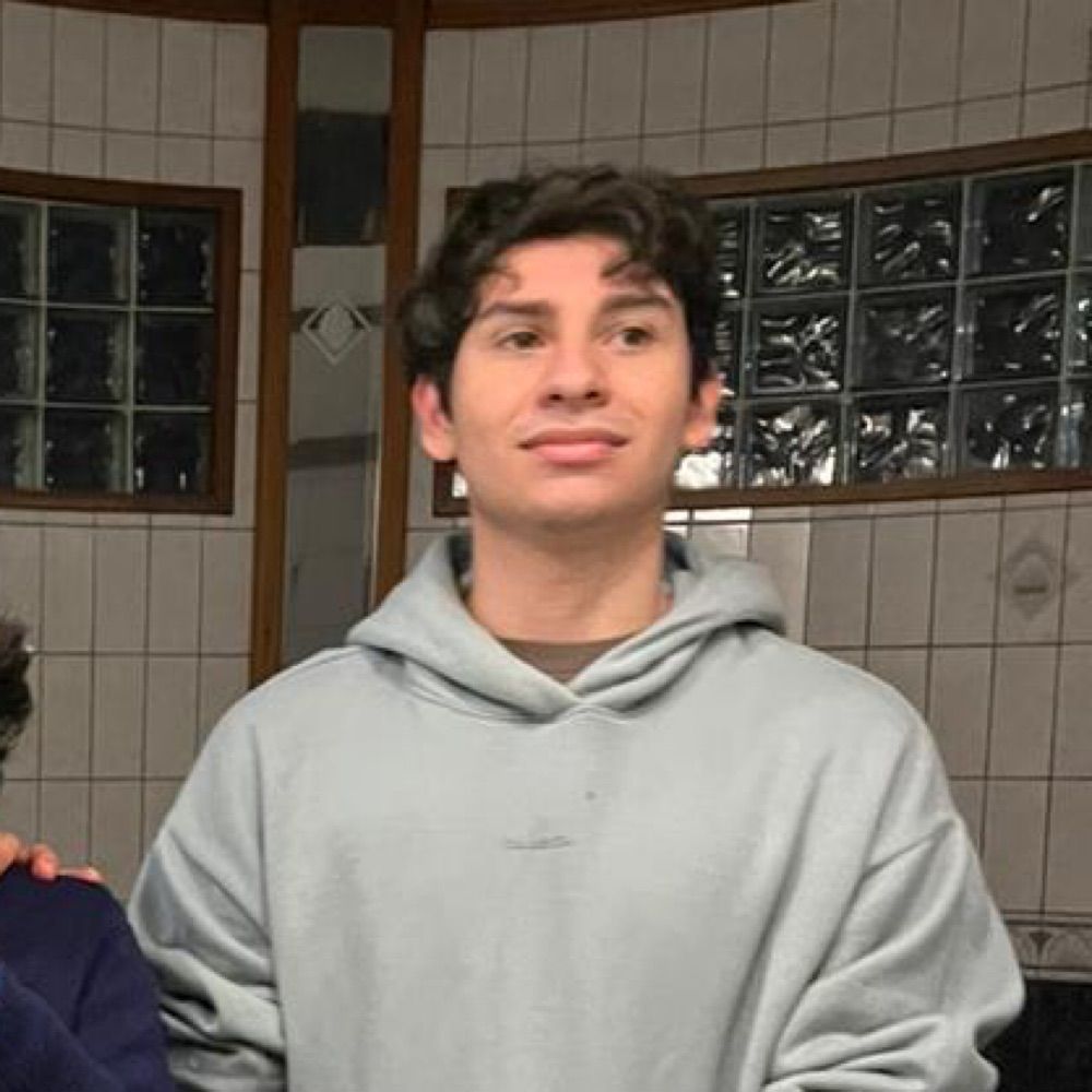 Luis D.