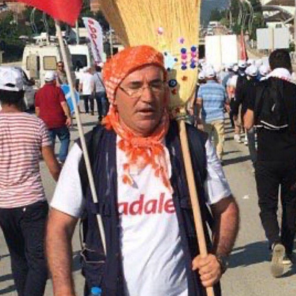 Mafyadan aylık 10 bin dolar alan siyasetçi kimdir