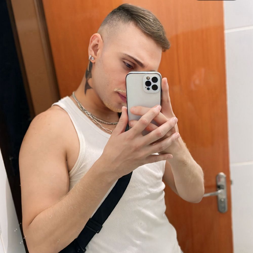 Léo ✨