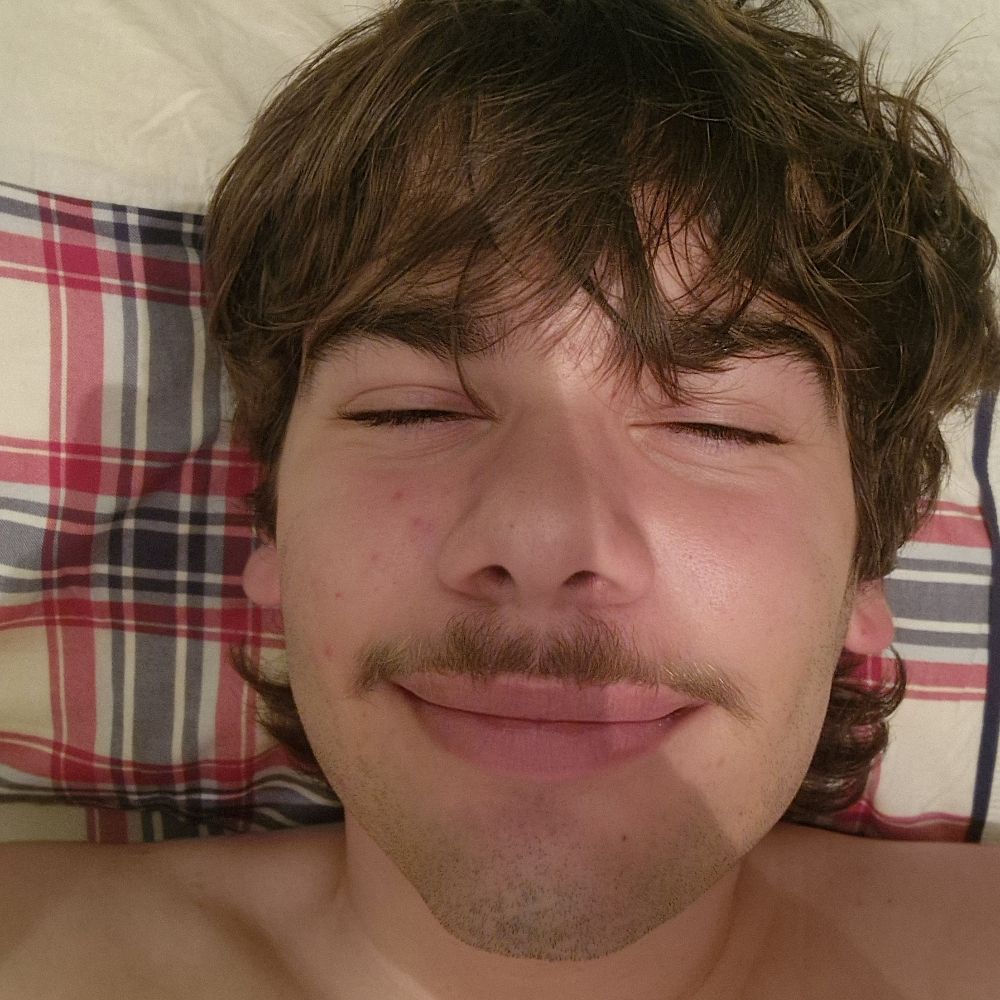 Tomás