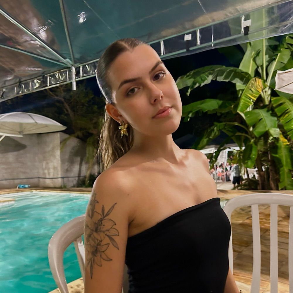 Lara Botelho 