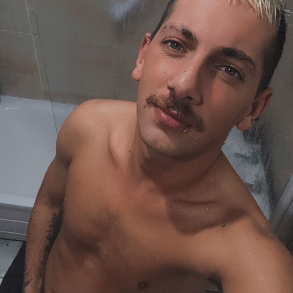 Joe C - soon be to Joe Bratt👬