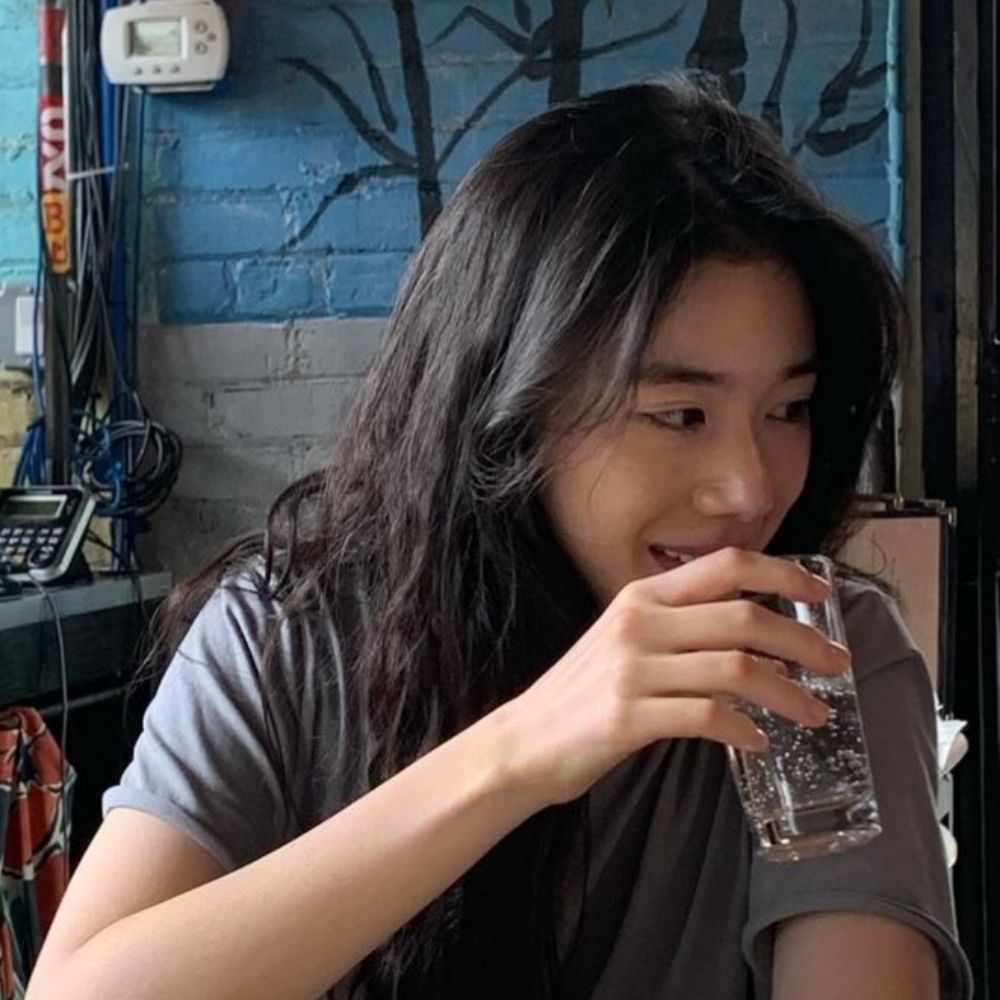 민