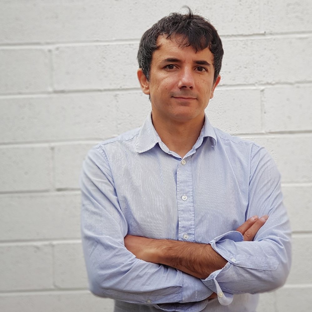 Andrea Calderaro