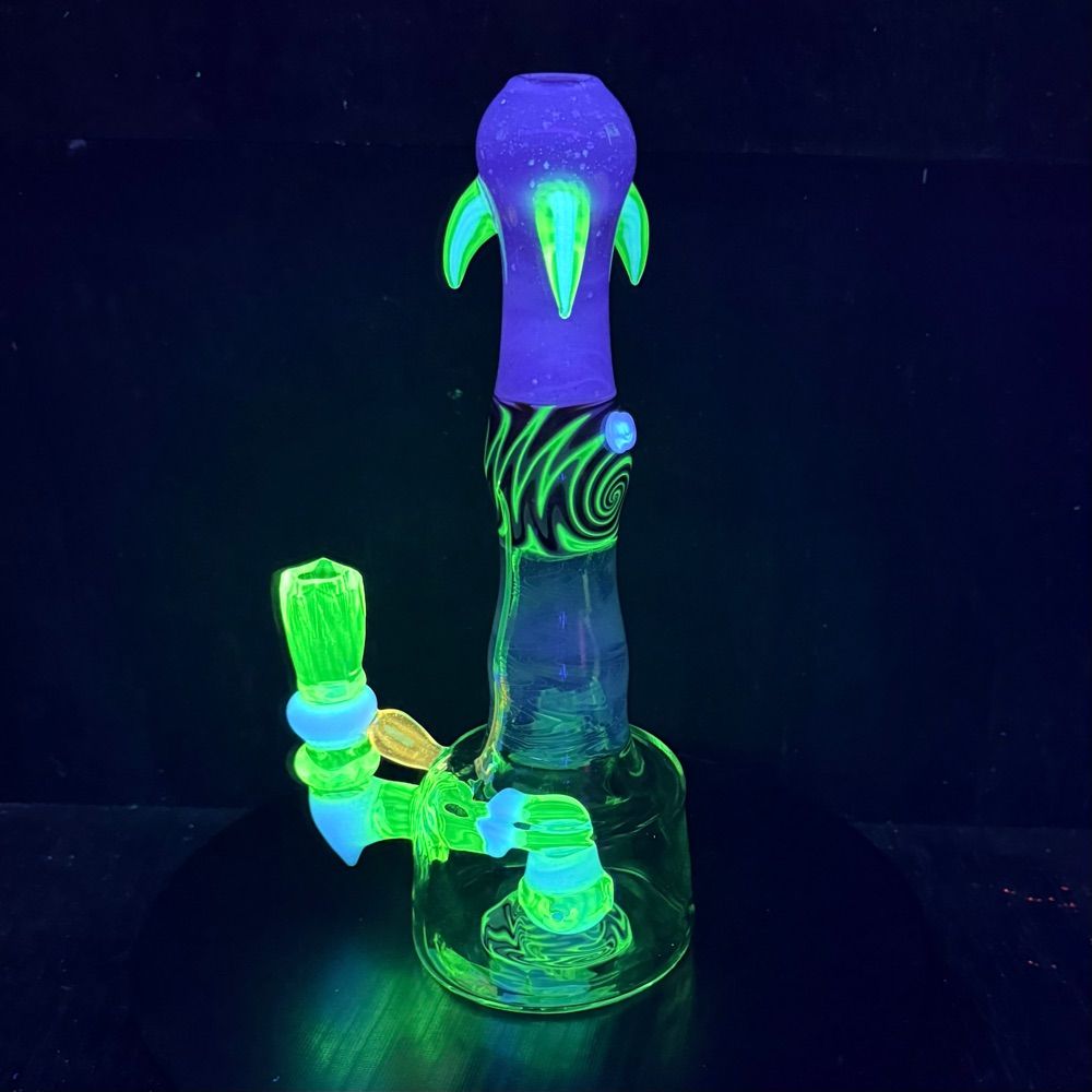 Glowin’ Glass Pipes