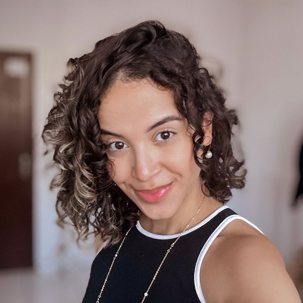 Júlia Alves 