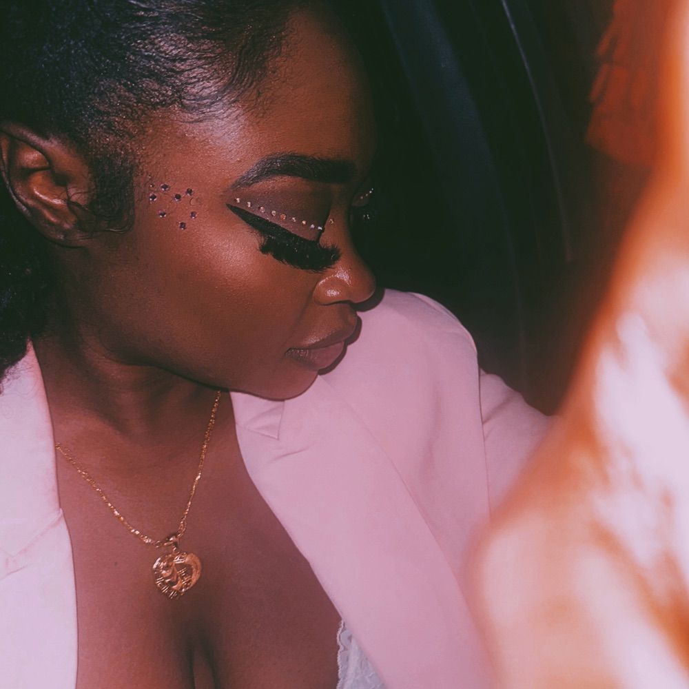 👸🏾