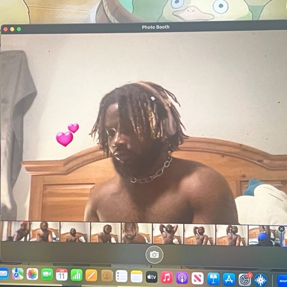 9 𓂀