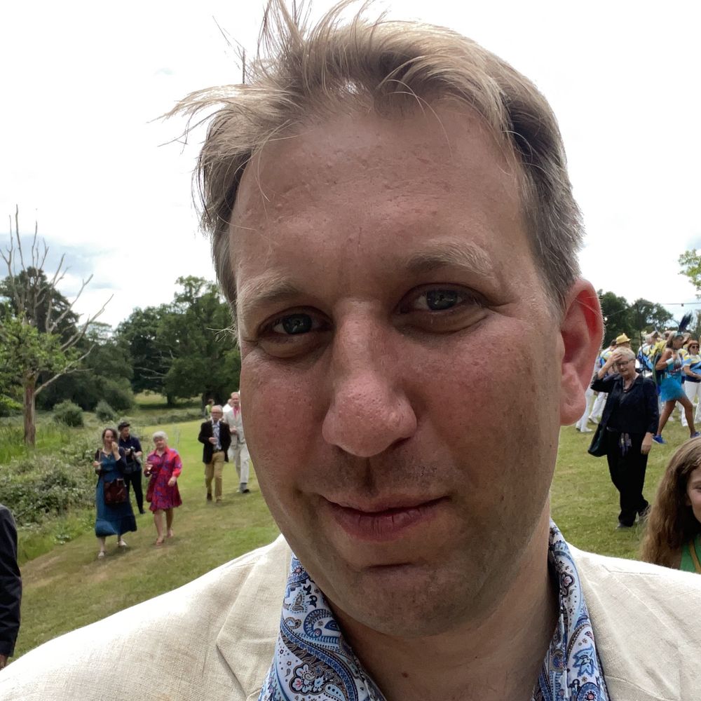 Chris Lintott 's avatar