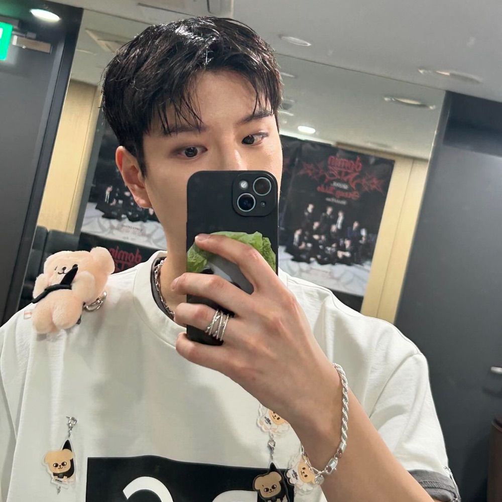 ʲᵒᵒⁿ ᵇᵃᵈ ᵇᵘᵈᵈʸ ):) 🫧 ATE