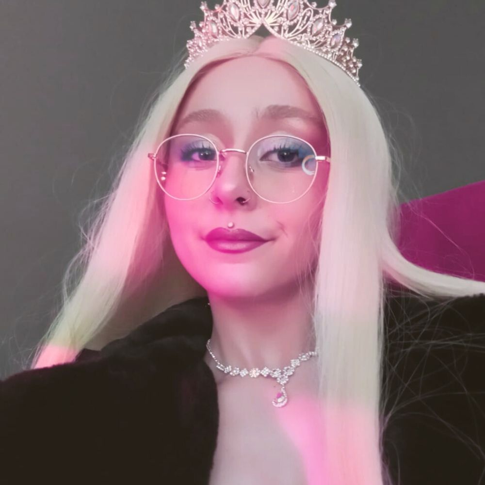 Queen Nadia 👑
