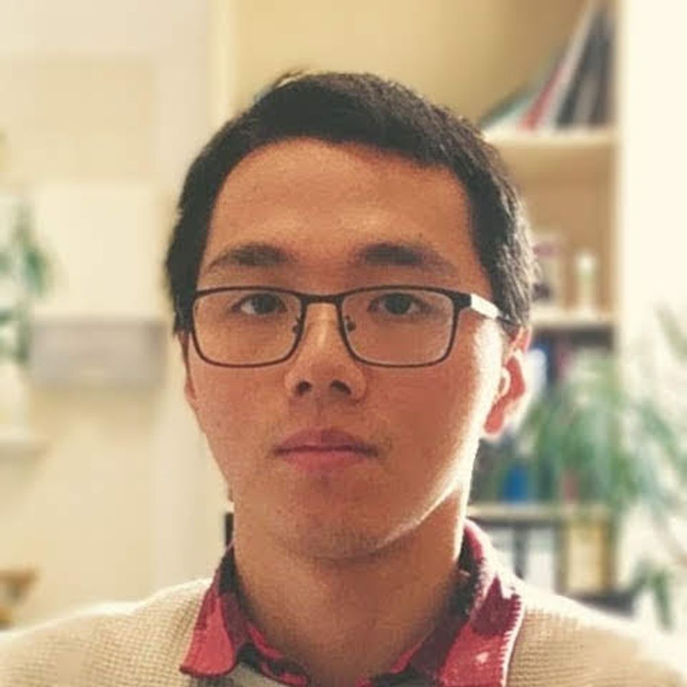 Yifei He 何奕菲