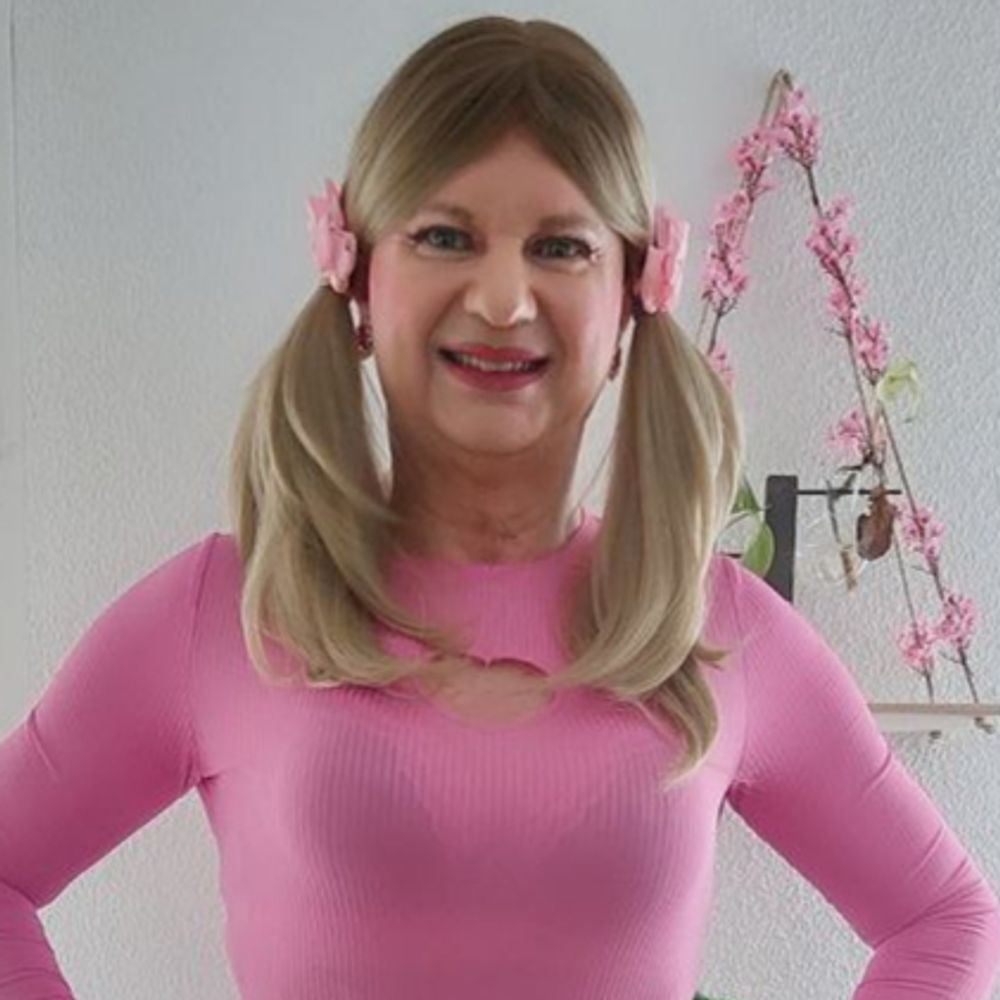 Profile picture sissysusy.bsky.social