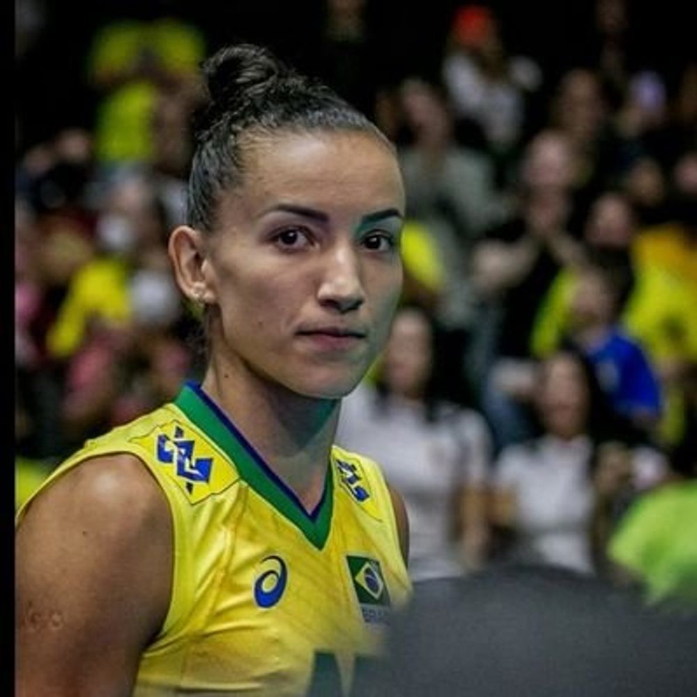 julia continua odiando o vakif