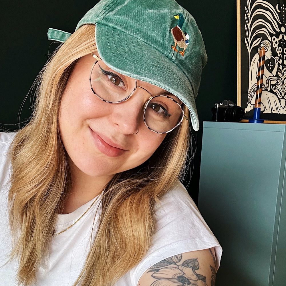 Laura Bee