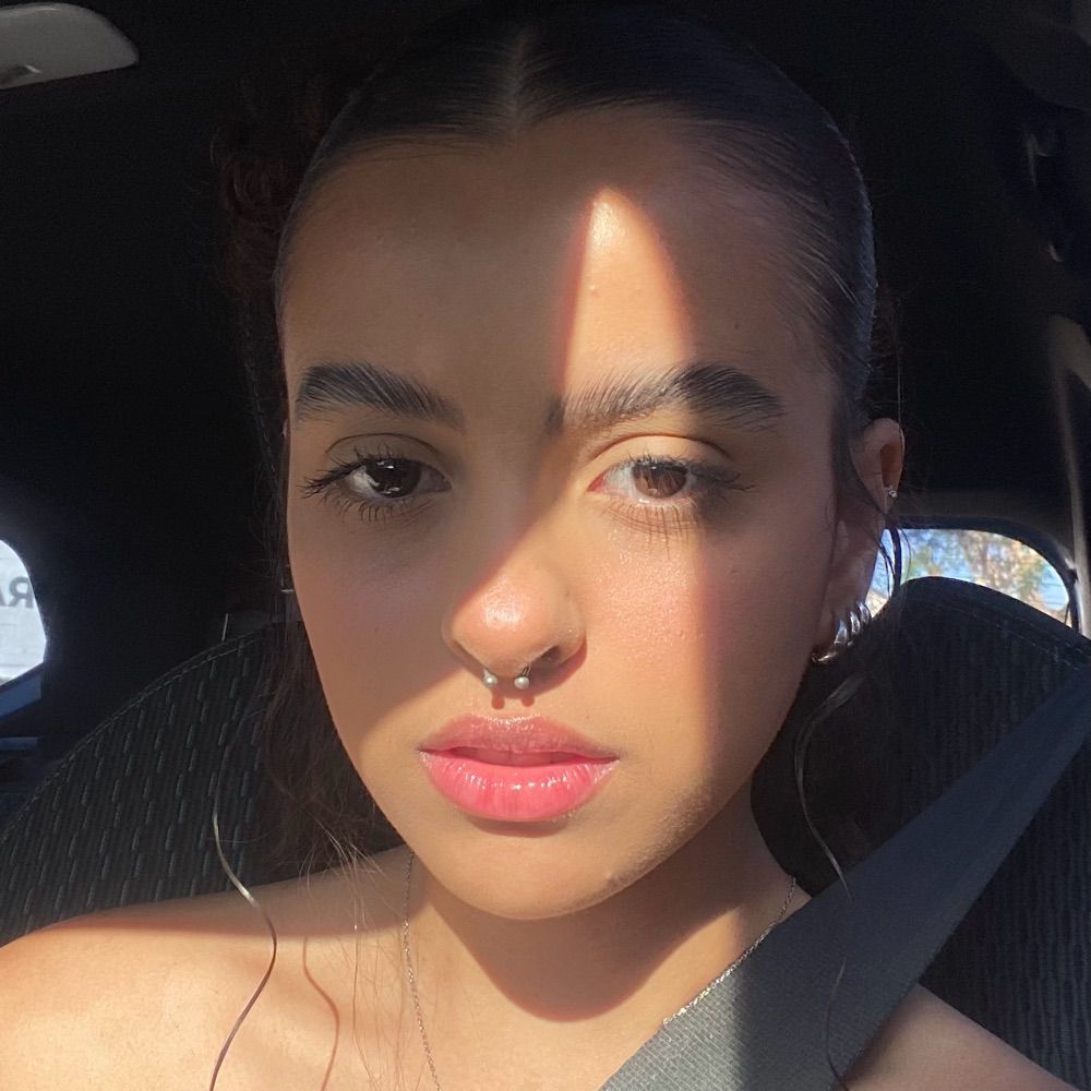 júlia ౨ৎ