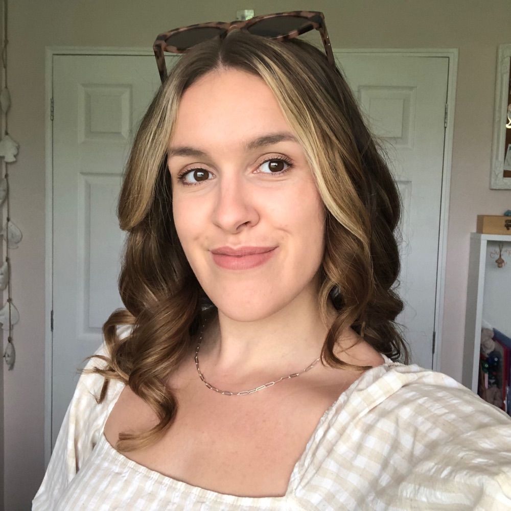 Holly Peters