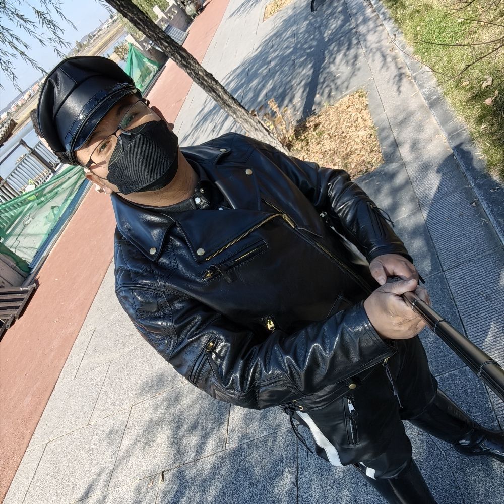 秋倌俊