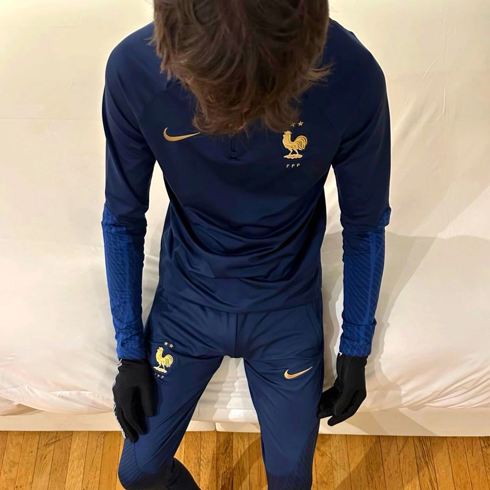gio_snkrs_