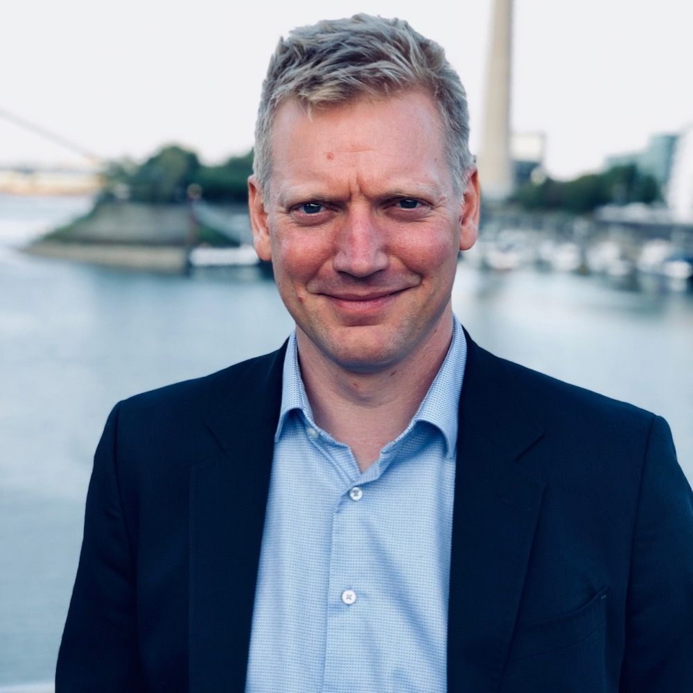 Sven-Oliver Proksch