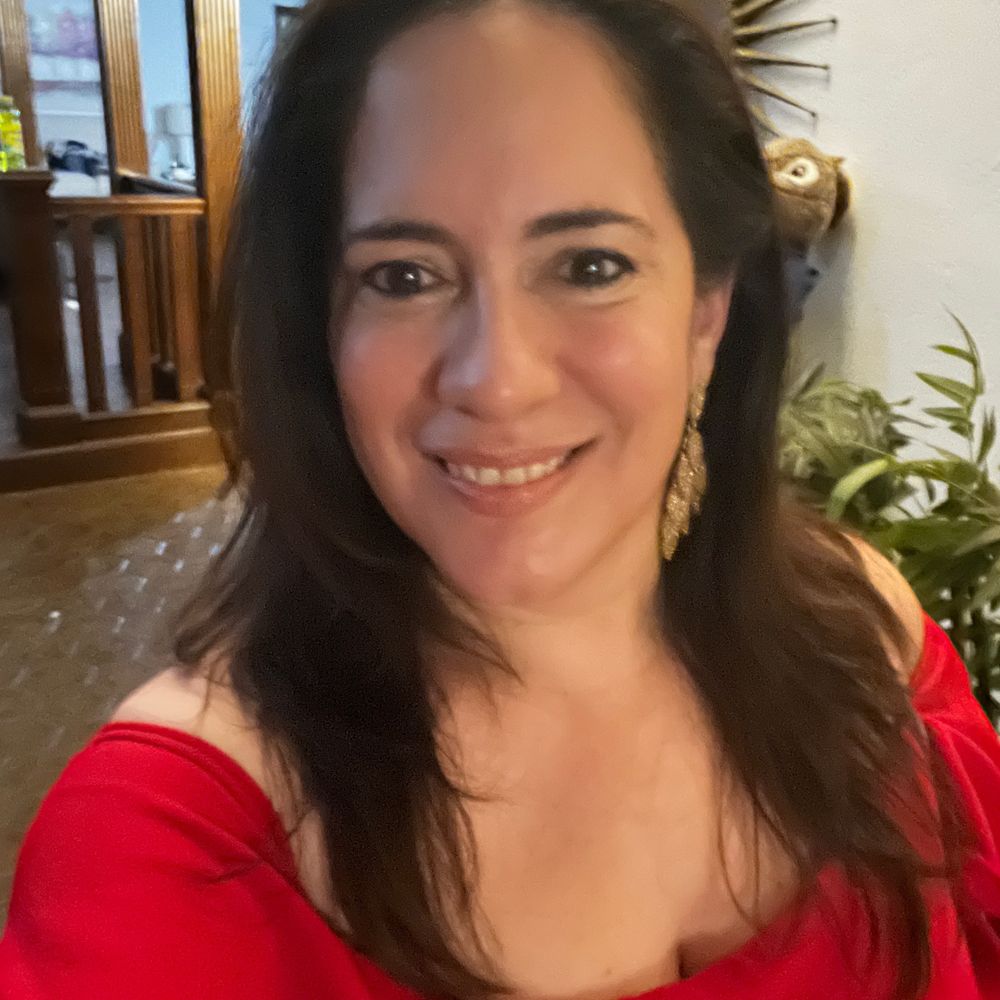 Mariana Llanos ⭐️Visits Schools!⭐️