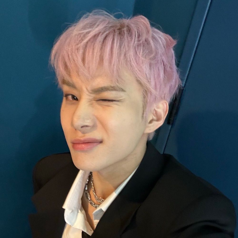 jungwoo pics 