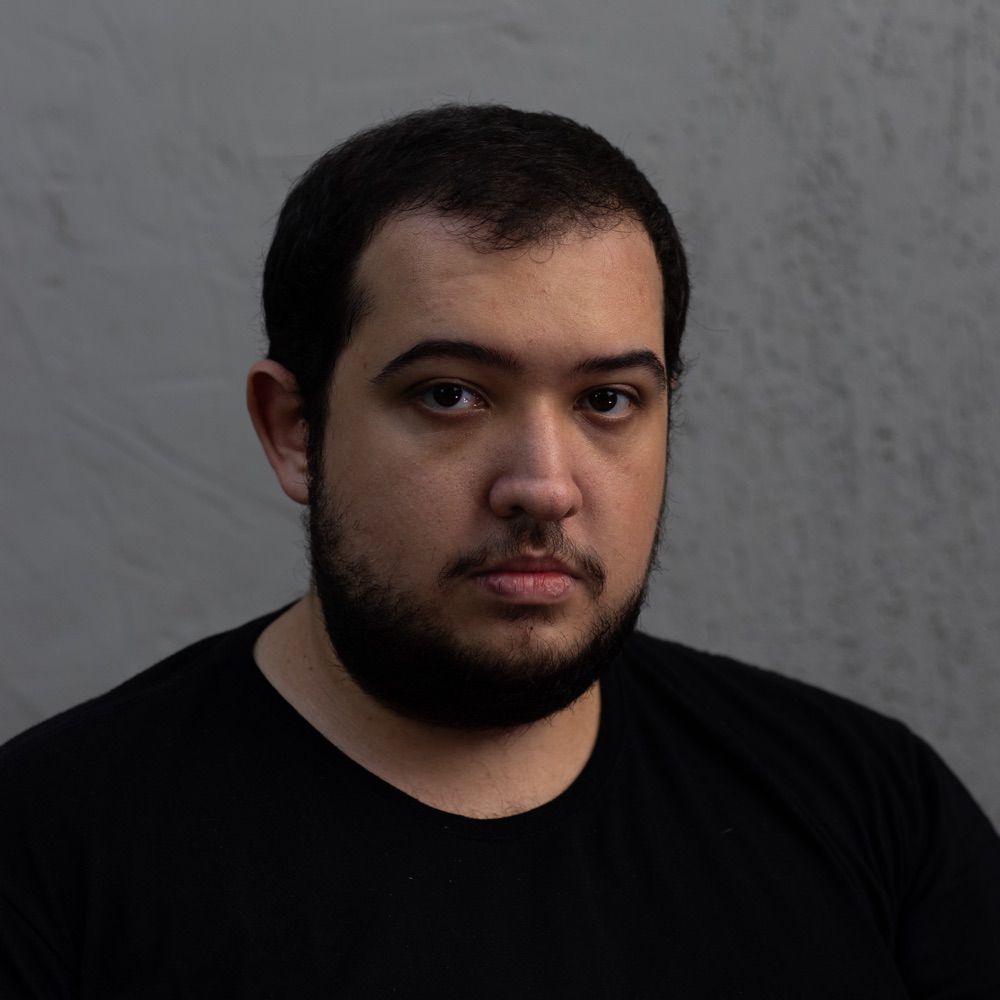 Leo Cinezalez