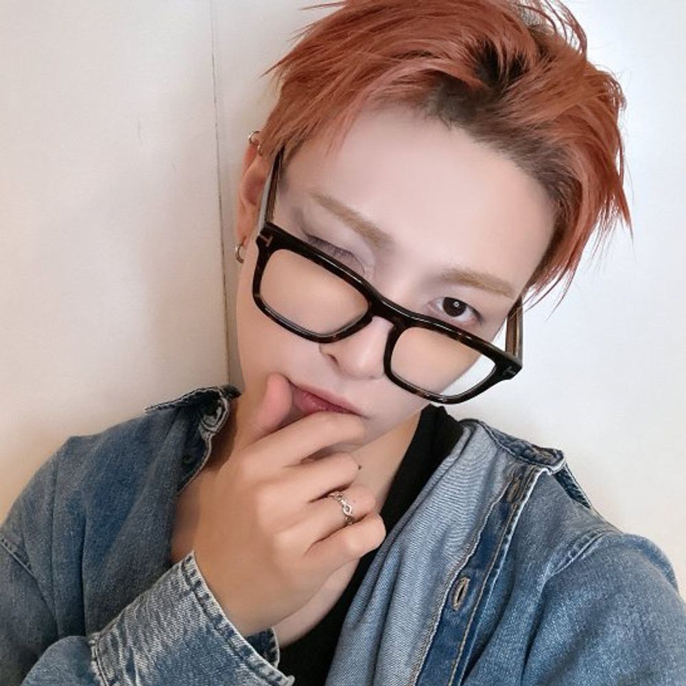 lina IS SEEING ATEEZ 🐿️💫
