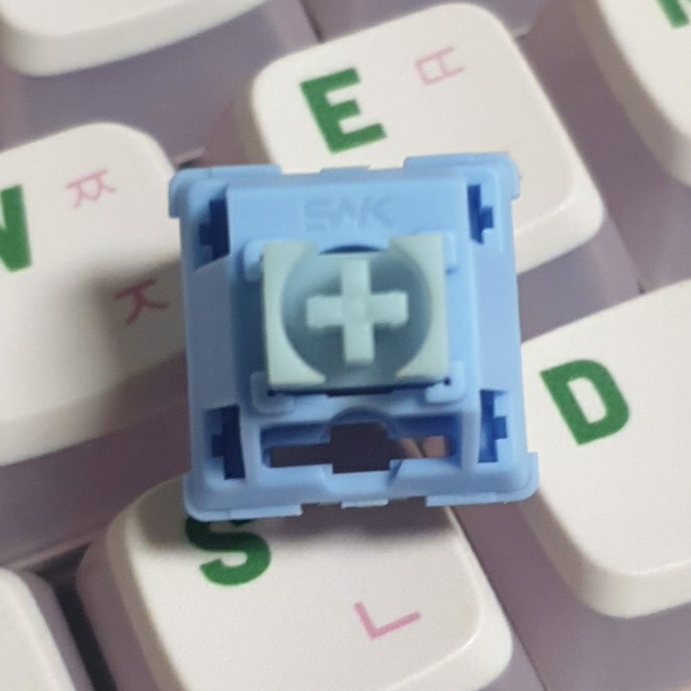흠
