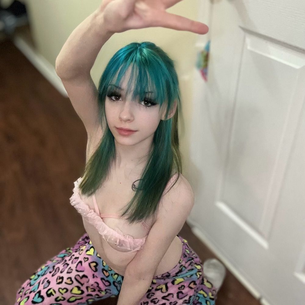 Kitty White👾