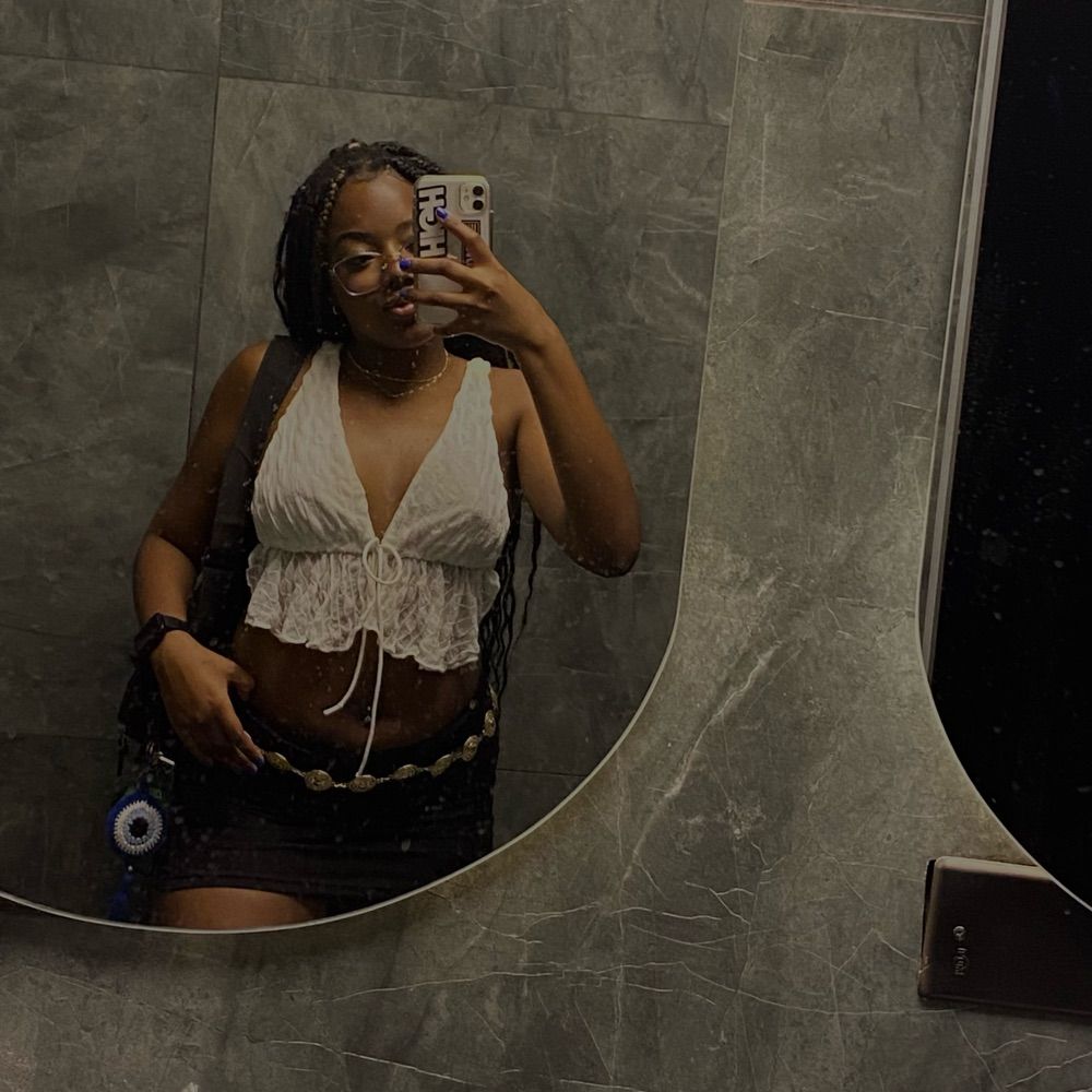 neguinha enjoada 🤮 