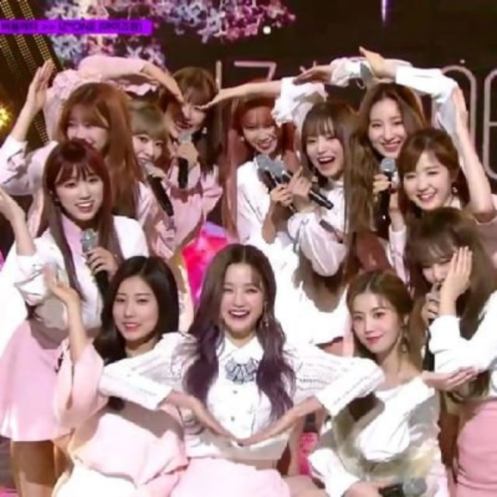 Acervo Iz*one 