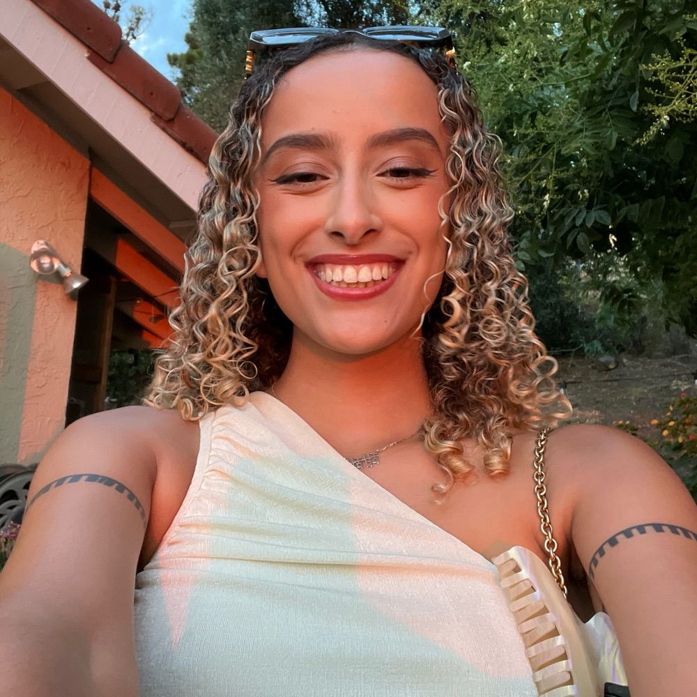 🇪🇹👩🏽‍❤️‍💋‍👩🏻