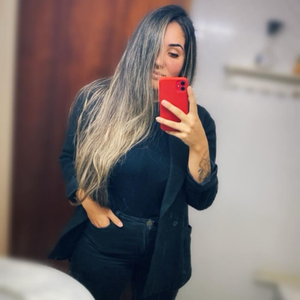 Julia Morgado 🇾🇪