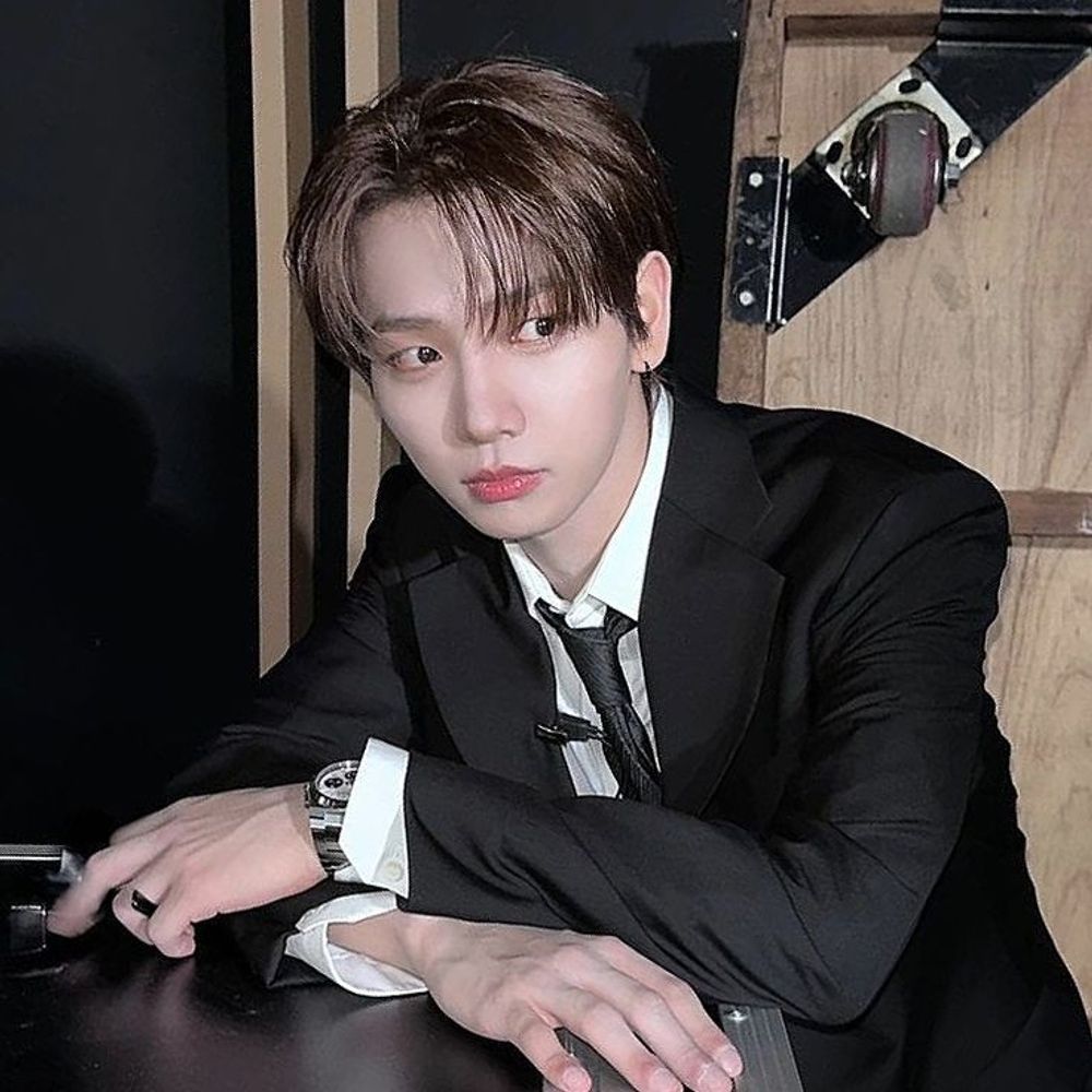 명 재현
