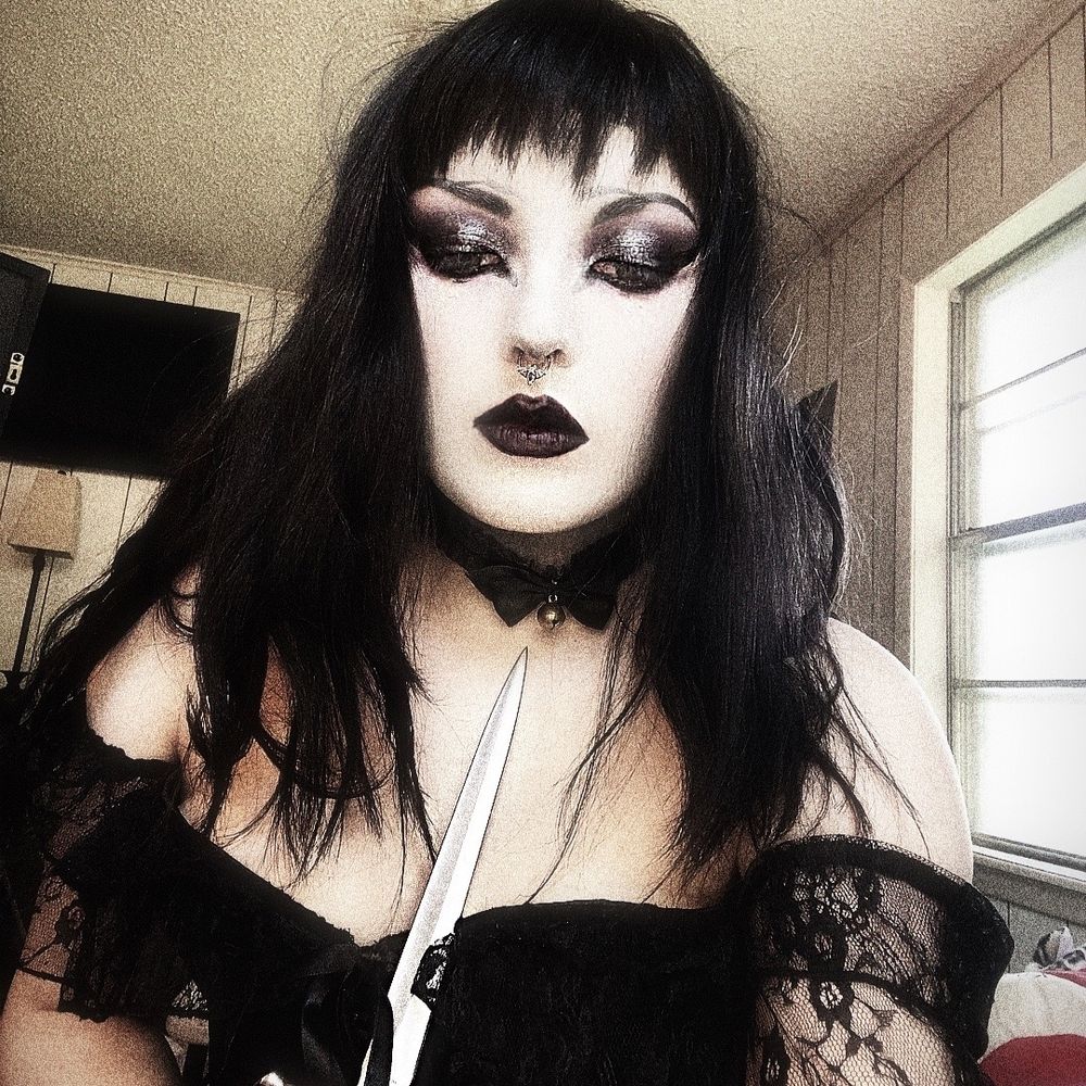Angel Iris 🩸🧛🏻