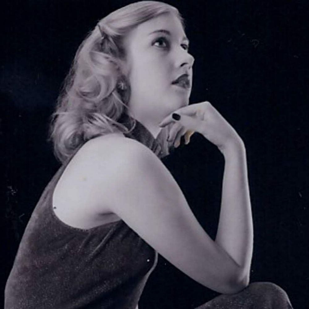 Julie Benson's avatar