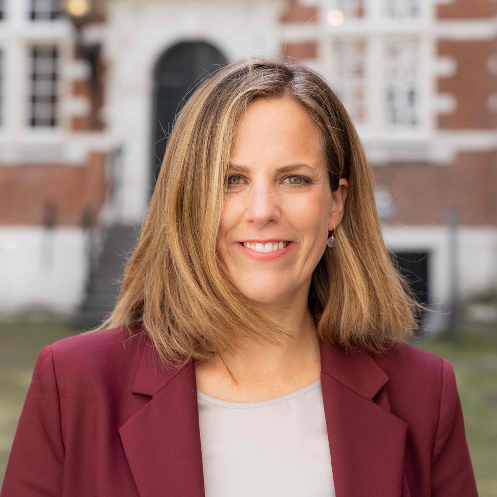 Theresa Kuhn