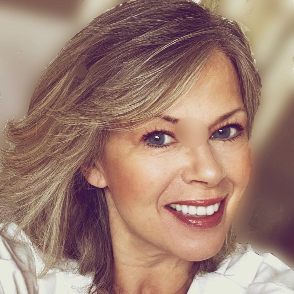 Simone B Davies