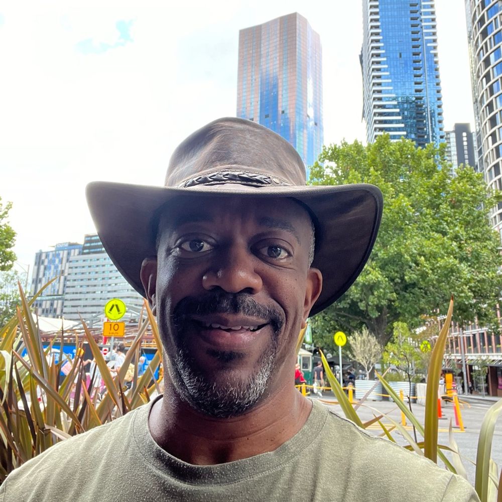Michael Seneadza