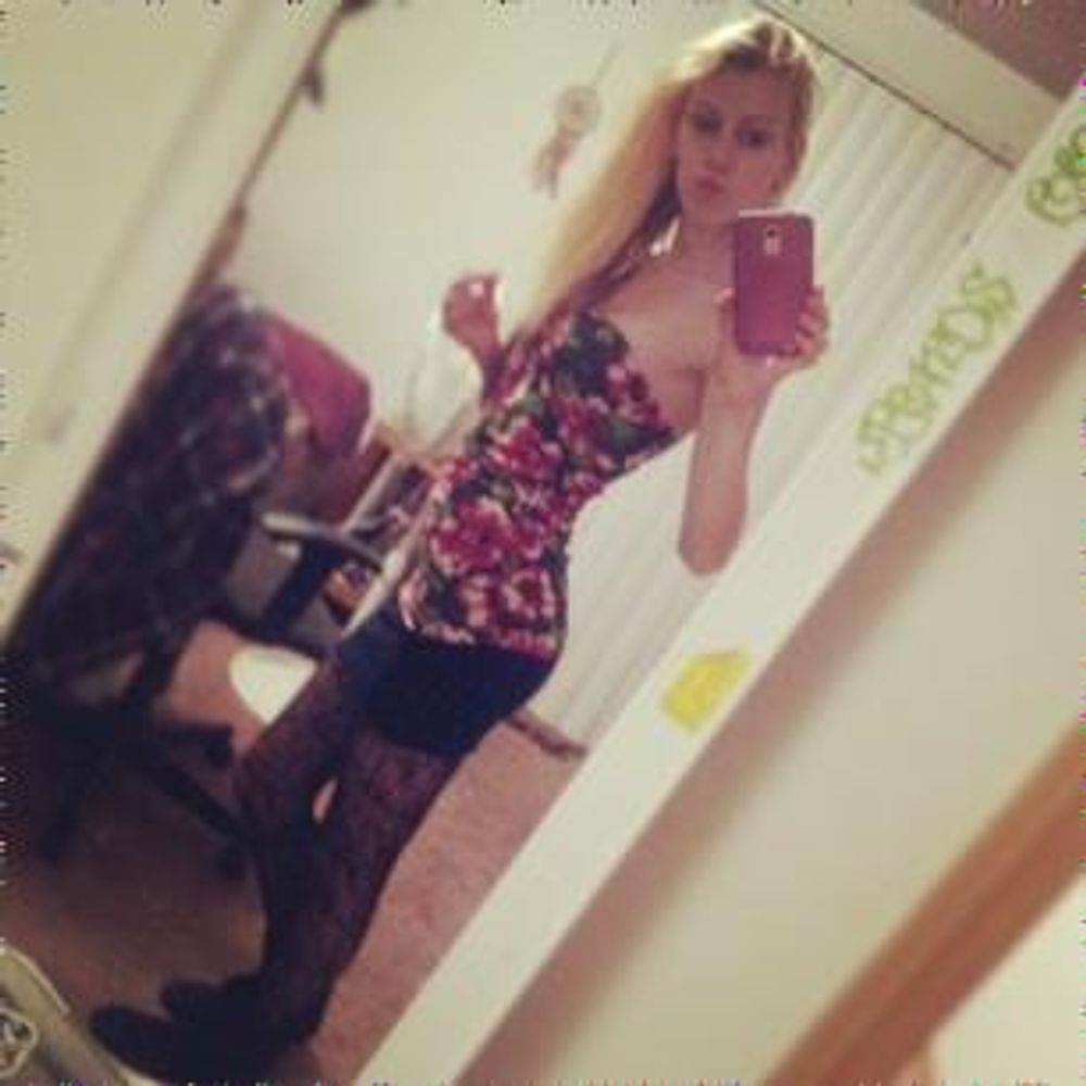 Curvy Lindsey