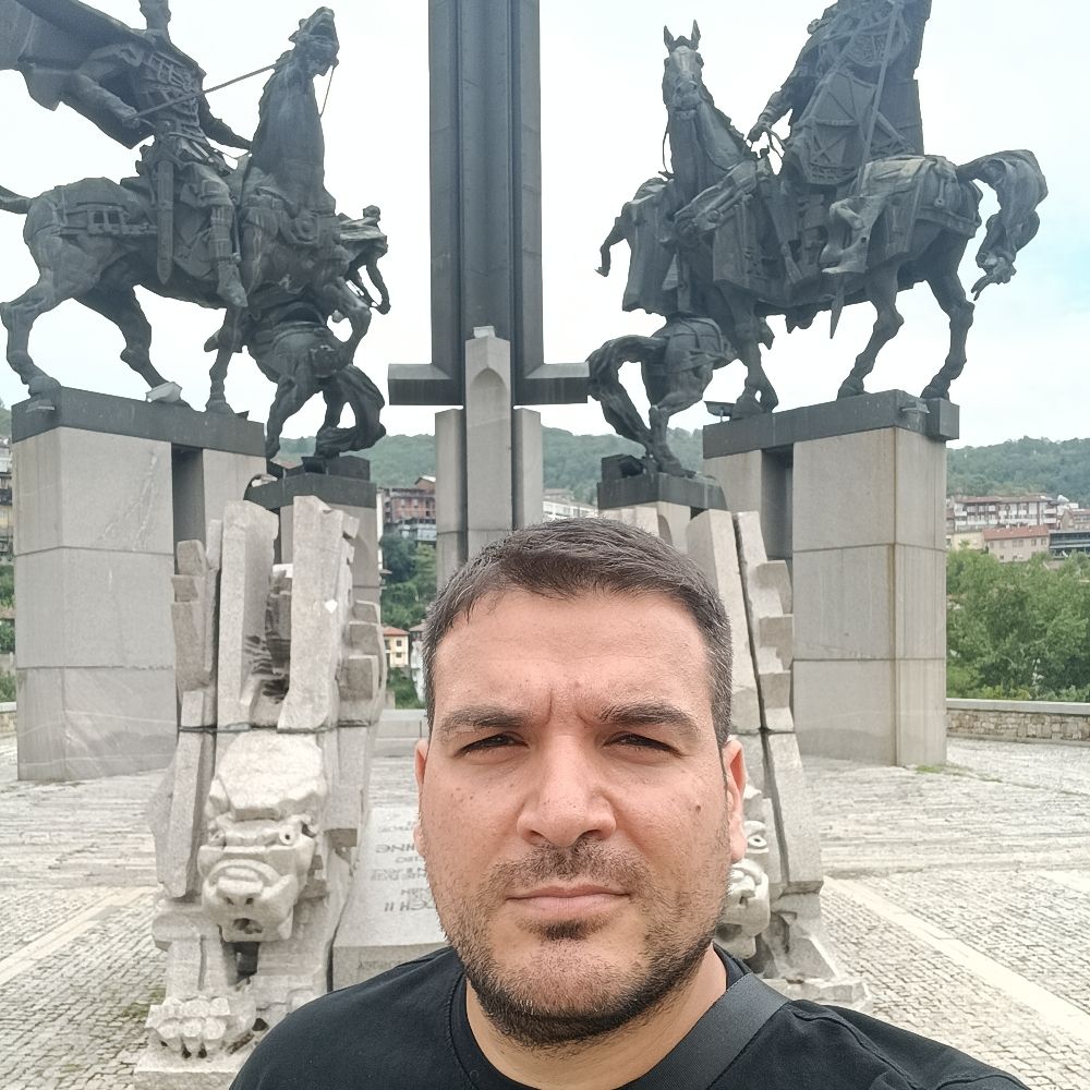 Deyan Adamov 🇪🇺