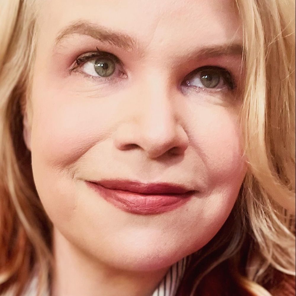 Eve Esquire